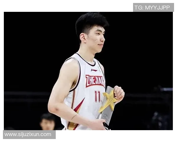 余嘉豪的成长之路：从青涩少年到篮球场上的璀璨新星