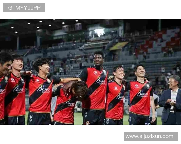 水原城与庆南FC激战正酣谁能在这场较量中笑到最后