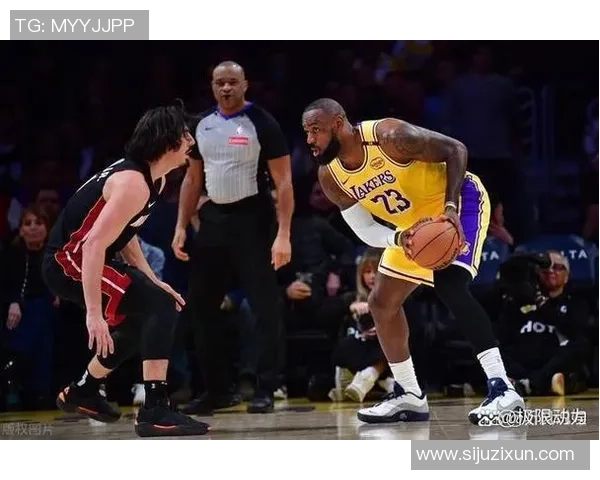 雷霆与热火总决赛第四场激战回顾精彩瞬间与关键时刻分析